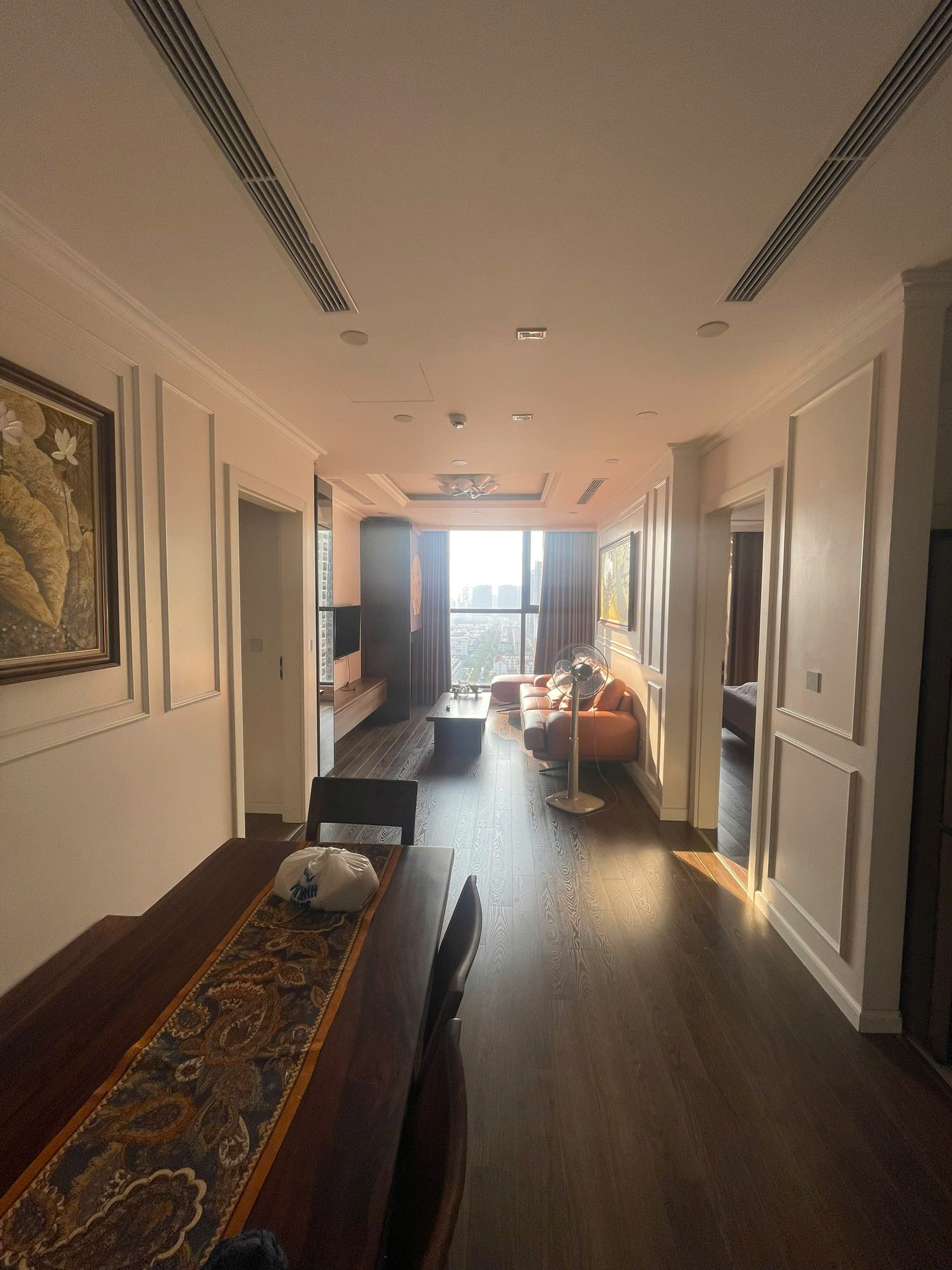 Cho thuê căn hộ 3 ngủ 2WC tòa R3 Sunshine Riverside - DT: 93m2 cửa Đông, ban công hướng Tây view nội khu